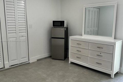 Villa ou maison à louer à Miami, Floride: 1 chambre, 27.87 m2 № 1860219 - photo 6