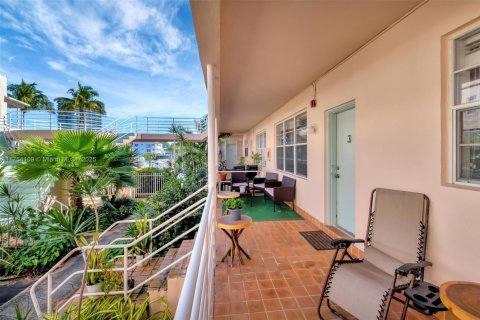 Copropriété à vendre à Miami Beach, Floride: 1 chambre, 68.19 m2 № 1861233 - photo 17