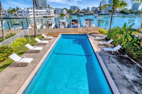 Copropriété à vendre à Miami Beach, Floride: 1 chambre, 68.19 m2 № 1861233 - photo 18