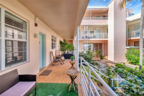 Copropriété à vendre à Miami Beach, Floride: 1 chambre, 68.19 m2 № 1861233 - photo 16