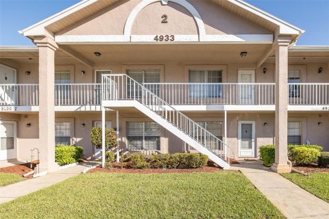 Condo in New Port Richey, Florida, 2 bedrooms № 2232164