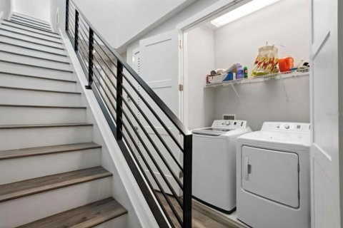 Townhouse in Tampa, Florida 3 bedrooms, 194.82 sq.m. № 1856316 - photo 17
