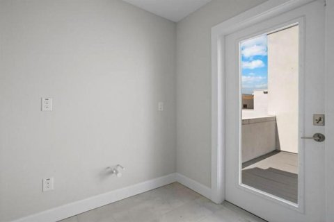 Townhouse in Tampa, Florida 3 bedrooms, 194.82 sq.m. № 1856316 - photo 18