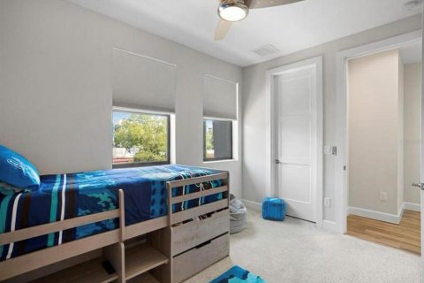 Townhouse in Tampa, Florida 3 bedrooms, 194.82 sq.m. № 1856316 - photo 5