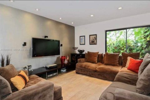 Touwnhouse à louer à Hollywood, Floride: 3 chambres, 171.87 m2 № 2048377 - photo 4