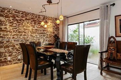 Touwnhouse à louer à Hollywood, Floride: 3 chambres, 171.87 m2 № 2048377 - photo 7