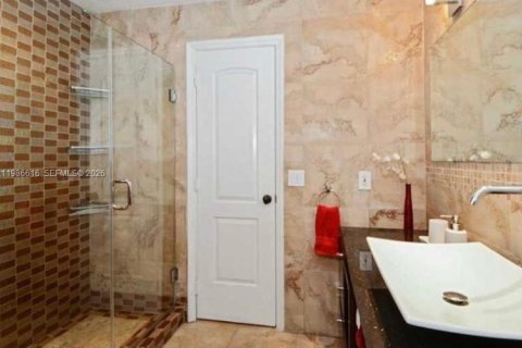 Touwnhouse à louer à Hollywood, Floride: 3 chambres, 171.87 m2 № 2048377 - photo 10