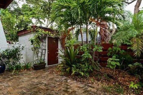 Touwnhouse à louer à Hollywood, Floride: 3 chambres, 171.87 m2 № 2048377 - photo 16