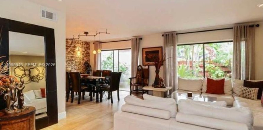 Touwnhouse à Hollywood, Floride 3 chambres, 171.87 m2 № 2048377