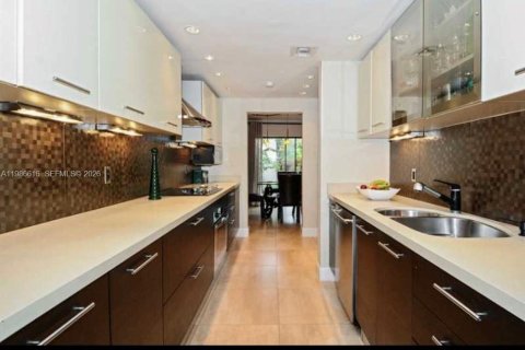 Touwnhouse à louer à Hollywood, Floride: 3 chambres, 171.87 m2 № 2048377 - photo 3