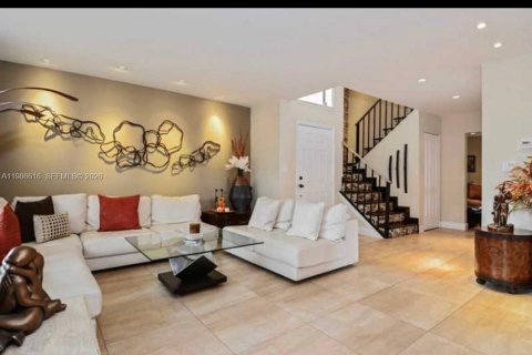 Touwnhouse à louer à Hollywood, Floride: 3 chambres, 171.87 m2 № 2048377 - photo 2