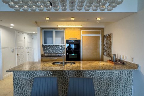 Condominio en alquiler en Hallandale Beach, Florida, 3 dormitorios, 161 m2 № 1935054 - foto 15