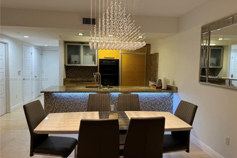 Condominio en alquiler en Hallandale Beach, Florida, 3 dormitorios, 161 m2 № 1935054 - foto 20