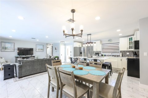 Купить виллу или дом в Кейп-Корал, Флорида 3 спальни, № 2038123 - фото 29