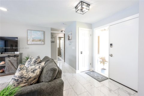 Купить виллу или дом в Кейп-Корал, Флорида 3 спальни, № 2038123 - фото 22