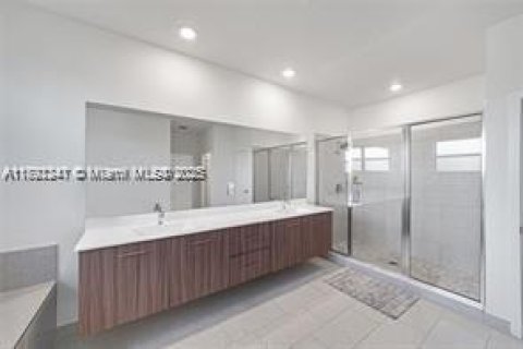 House in Miramar, Florida 5 bedrooms, 314.1 sq.m. № 1944226 - photo 28