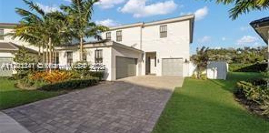 House in Miramar, Florida 5 bedrooms, 314.1 sq.m. № 1944226