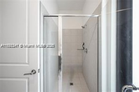 House in Miramar, Florida 5 bedrooms, 314.1 sq.m. № 1944226 - photo 17