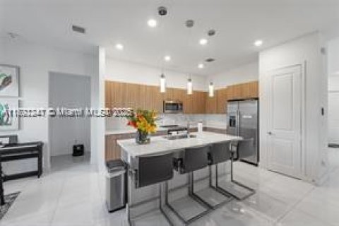 House in Miramar, Florida 5 bedrooms, 314.1 sq.m. № 1944226 - photo 8