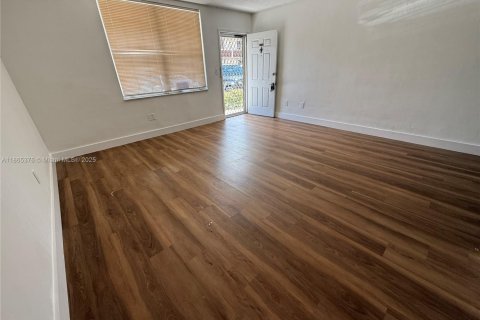 Copropriété à vendre à North Bay Village, Floride: 1 chambre, 64.57 m2 № 1893301 - photo 3