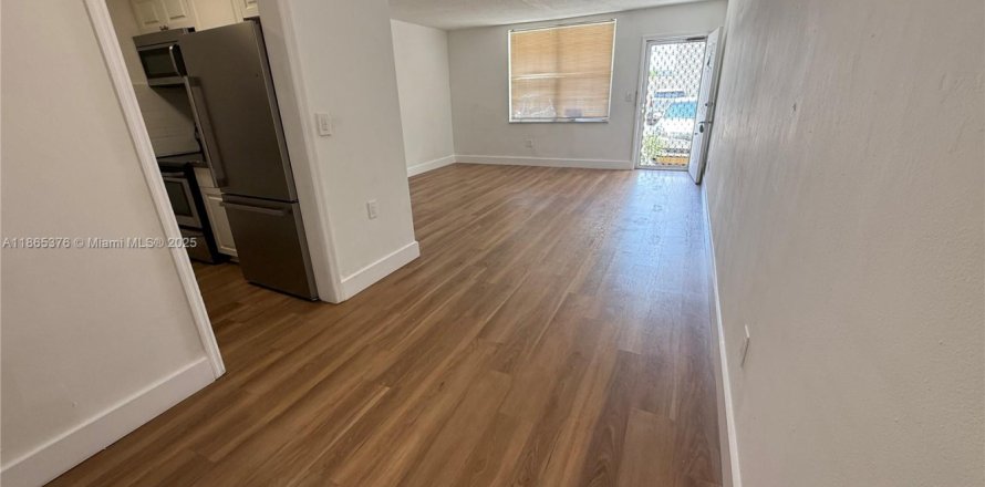 Condo à North Bay Village, Floride, 1 chambre  № 1893301