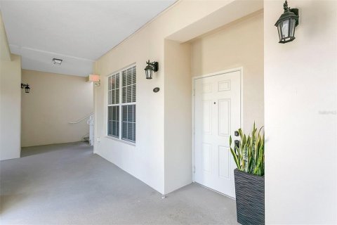 Condo in Orlando, Florida, 3 bedrooms № 2195899 - photo 2
