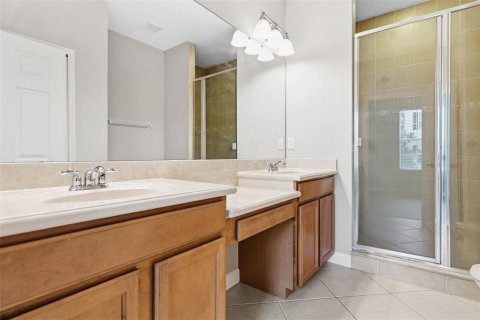 Condo in Orlando, Florida, 3 bedrooms № 2195899 - photo 15