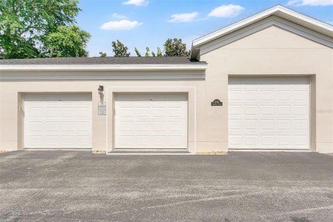 Condo in Orlando, Florida, 3 bedrooms № 2195899 - photo 29