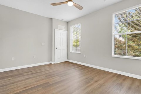 Condo in Orlando, Florida, 3 bedrooms № 2195899 - photo 14