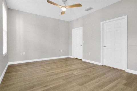 Condo in Orlando, Florida, 3 bedrooms № 2195899 - photo 12