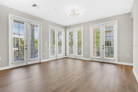 Condo in Orlando, Florida, 3 bedrooms № 2195899 - photo 11