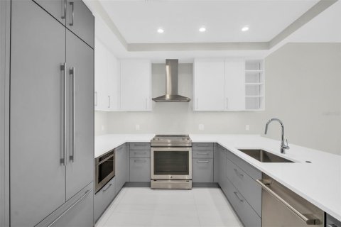 Copropriété à vendre à Saint Petersburg, Floride: 2 chambres, 166.11 m2 № 2364921 - photo 14