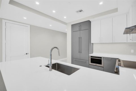 Copropriété à vendre à Saint Petersburg, Floride: 2 chambres, 166.11 m2 № 2364921 - photo 13