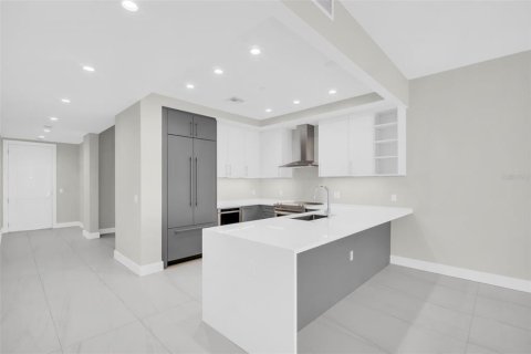 Copropriété à vendre à Saint Petersburg, Floride: 2 chambres, 166.11 m2 № 2364921 - photo 11