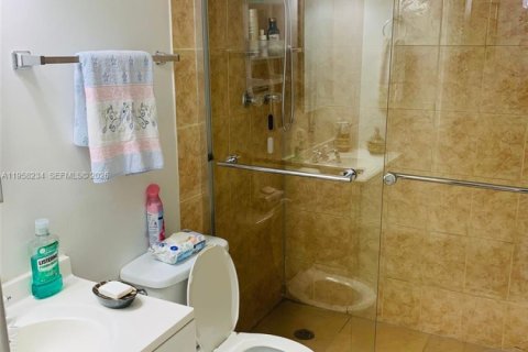 Снять в аренду квартиру в Халландейл-Бич, Флорида 1 спальня, 85.56м2, № 2080533 - фото 7
