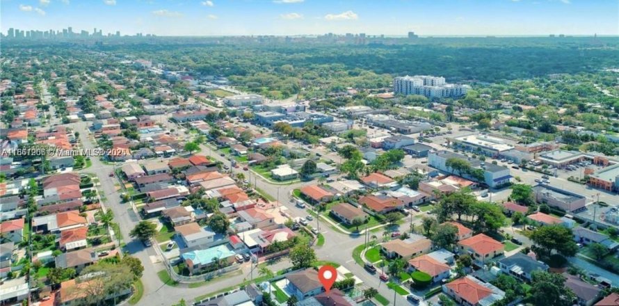 Villa ou maison à Miami, Floride 2 chambres, 72.46 m2 № 1890613