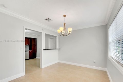 Casa en venta en Coral Gables, Florida, 3 dormitorios, 168.34 m2 № 1975115 - foto 7