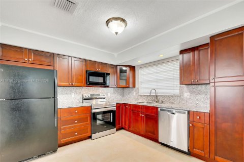 Casa en venta en Coral Gables, Florida, 3 dormitorios, 168.34 m2 № 1975115 - foto 8