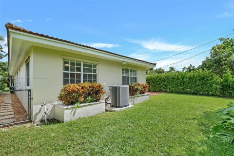 Casa en venta en Coral Gables, Florida, 3 dormitorios, 168.34 m2 № 1975115 - foto 24