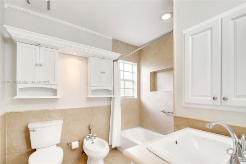 Casa en venta en Coral Gables, Florida, 3 dormitorios, 168.34 m2 № 1975115 - foto 16