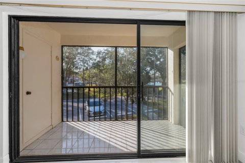 Condo in Palm Harbor, Florida, 2 bedrooms  № 1531884 - photo 12