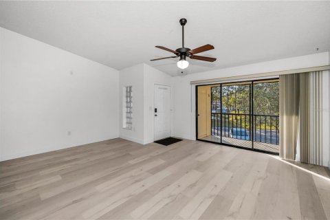 Condo in Palm Harbor, Florida, 2 bedrooms  № 1531884 - photo 9