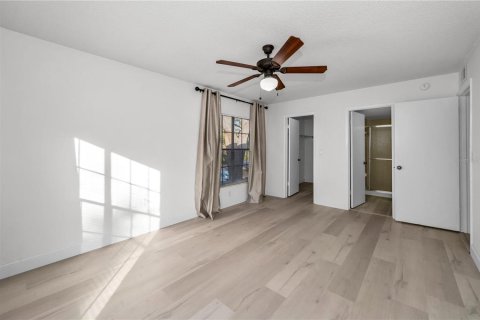 Condo in Palm Harbor, Florida, 2 bedrooms  № 1531884 - photo 23