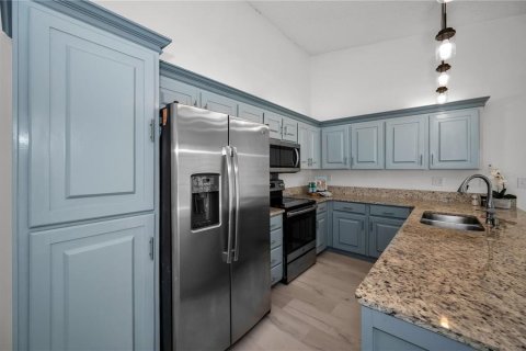Condo in Palm Harbor, Florida, 2 bedrooms  № 1531884 - photo 18
