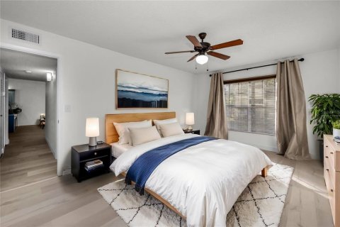 Condo in Palm Harbor, Florida, 2 bedrooms  № 1531884 - photo 24