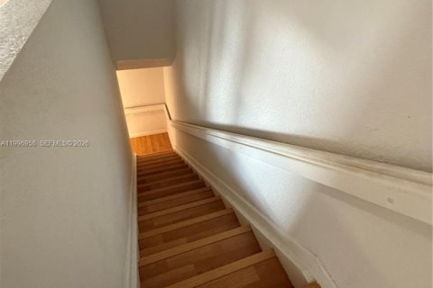 Townhouse in Miami, Florida 2 bedrooms, 104.98 sq.m. № 2060851 - photo 8