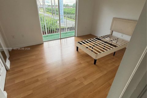 Townhouse in Miami, Florida 2 bedrooms, 104.98 sq.m. № 2060851 - photo 22