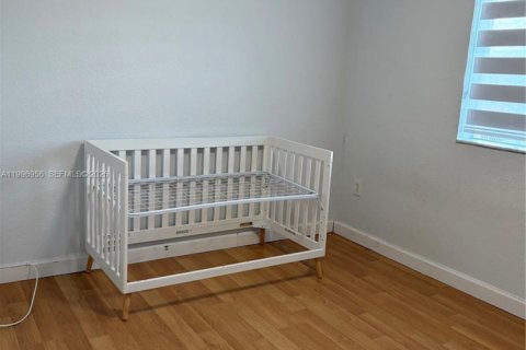 Townhouse in Miami, Florida 2 bedrooms, 104.98 sq.m. № 2060851 - photo 18