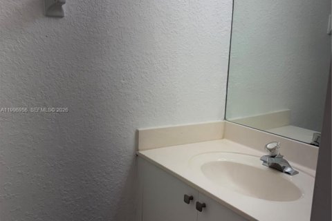 Townhouse in Miami, Florida 2 bedrooms, 104.98 sq.m. № 2060851 - photo 21