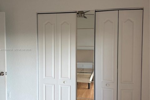 Townhouse in Miami, Florida 2 bedrooms, 104.98 sq.m. № 2060851 - photo 11